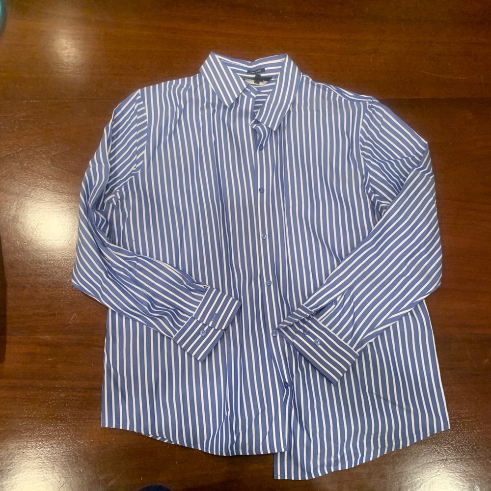 2 Jones New York button down size XL